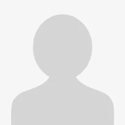 Headshot of Lucie Woellenstein